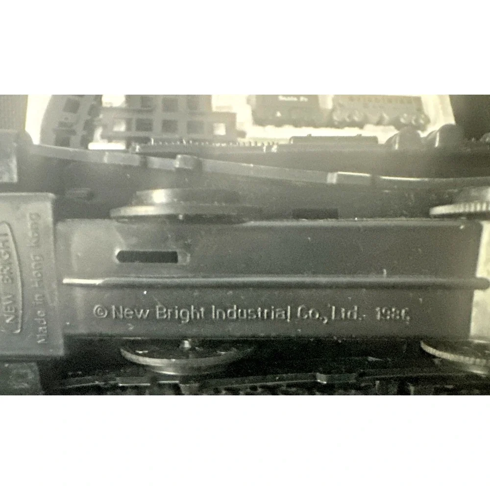 New Bright 1986 Old Smokey Battery Operated Train Set No. 2825 Made in Hong Kong